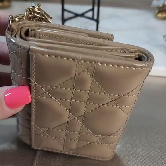 Lady Dior Lotus Compact Wallet Calfskin, Cannage Quilting 2022 Collection - Picture 6 of 14